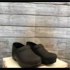 30% OFF BUNDLES Danskos